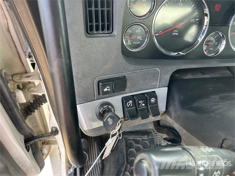 Kenworth T880 Самоскиди