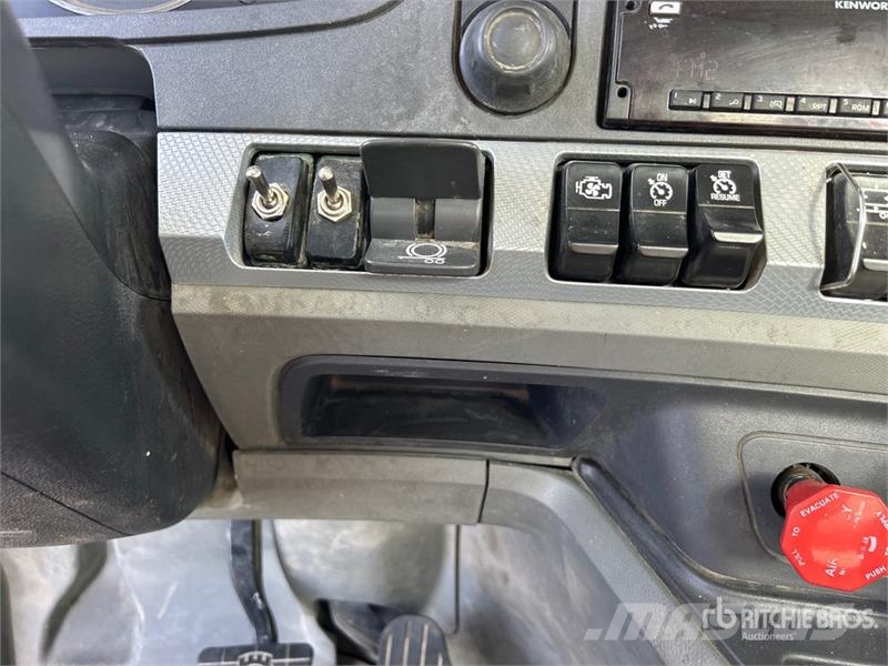 Kenworth T880 Самоскиди