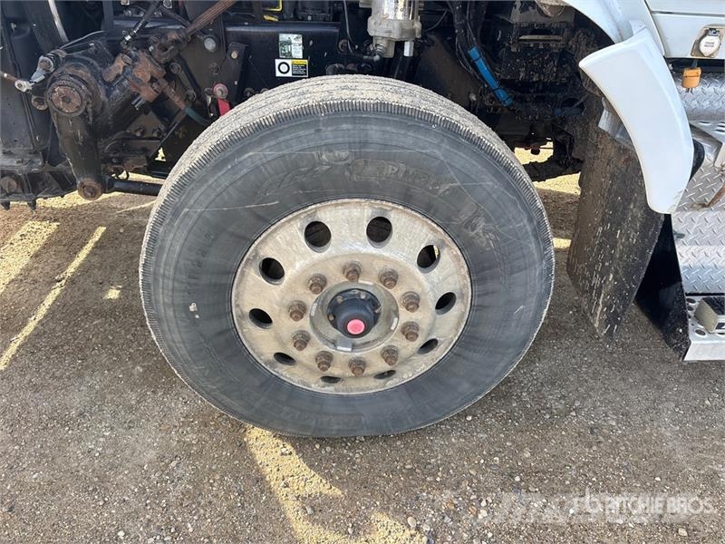 Kenworth T880 Tractor Units