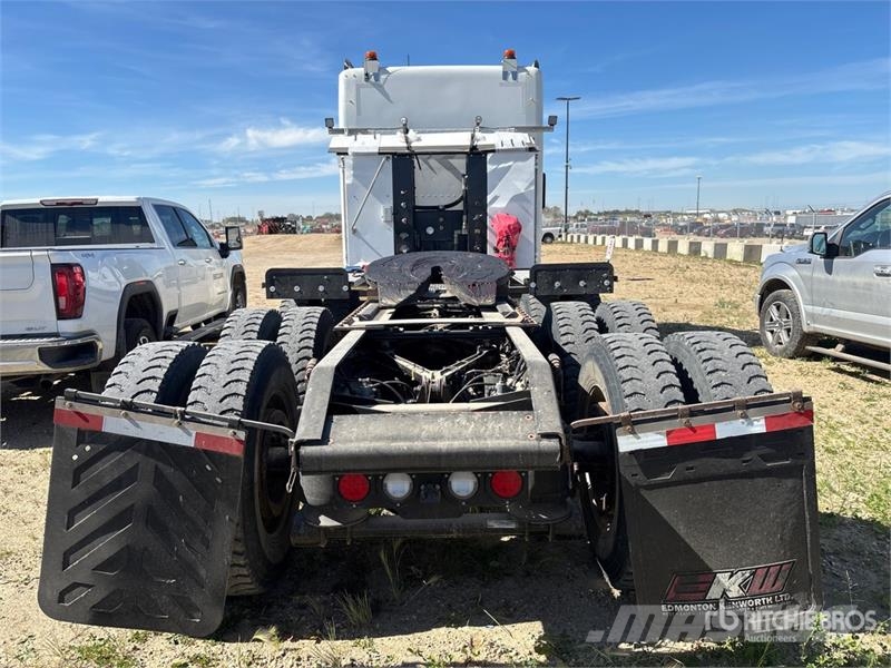 Kenworth T880 Vetopöytäautot