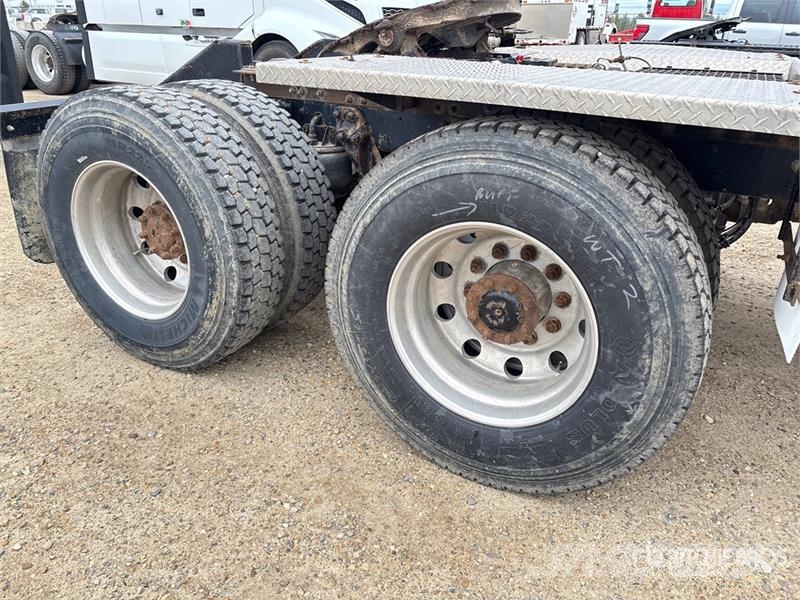 Kenworth T880 وحدات الجر