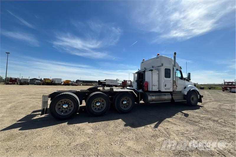 Kenworth T880 Vetopöytäautot