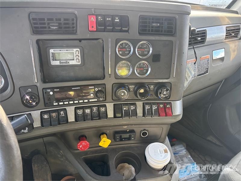 Kenworth T880 Tractor Units