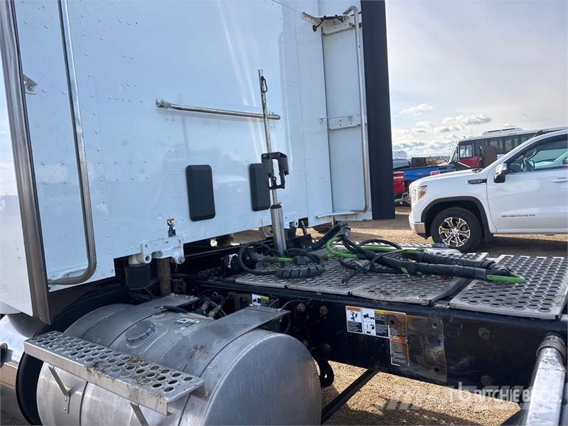 Kenworth T880 Tractor Units