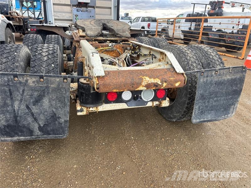 Kenworth T880 وحدات الجر