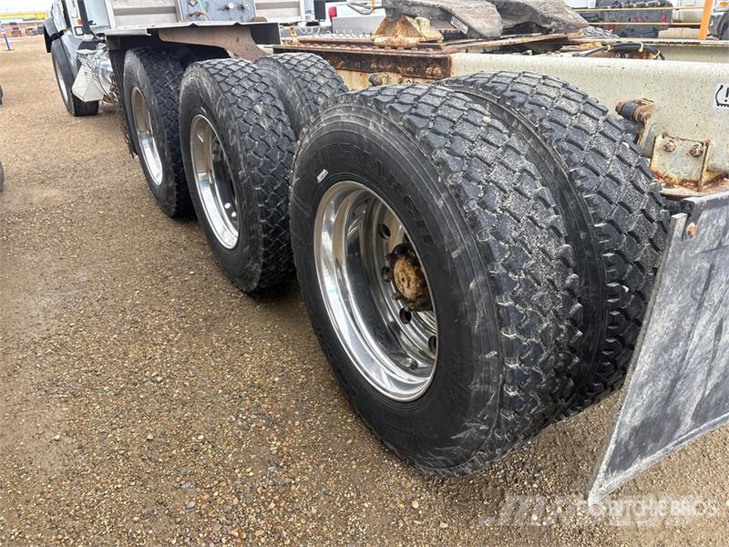 Kenworth T880 وحدات الجر