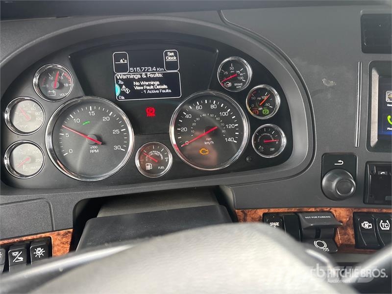 Kenworth T880 وحدات الجر