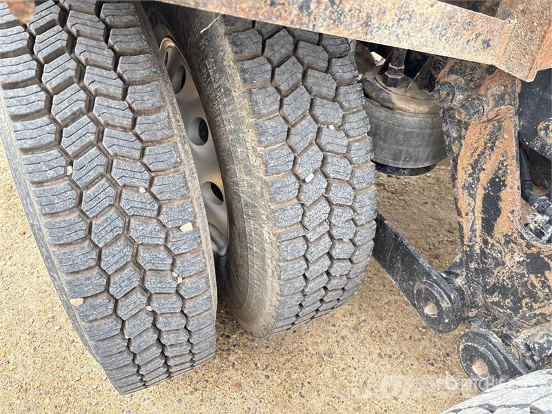Kenworth T880 وحدات الجر