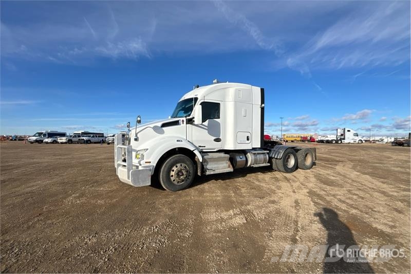 Kenworth T880 Tractor Units