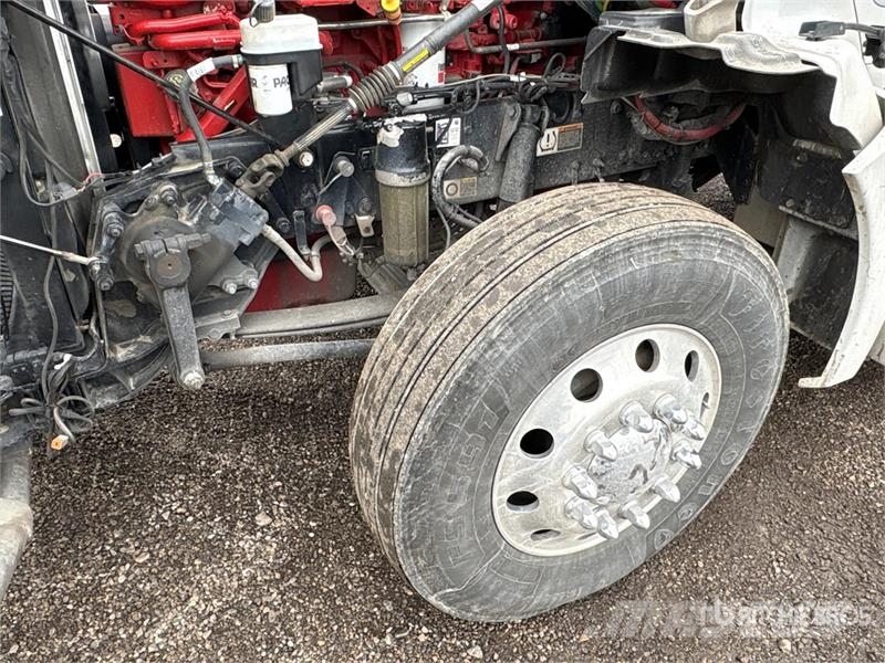 Kenworth T880 牵引车