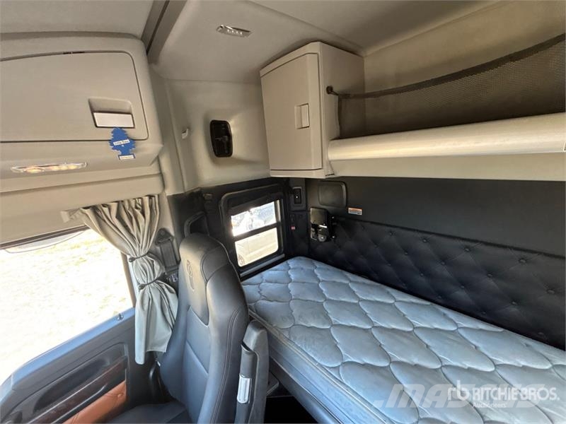 Kenworth T880 Vetopöytäautot