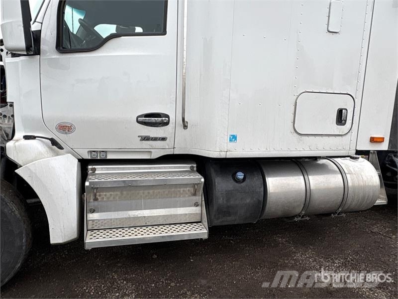 Kenworth T880 牵引车