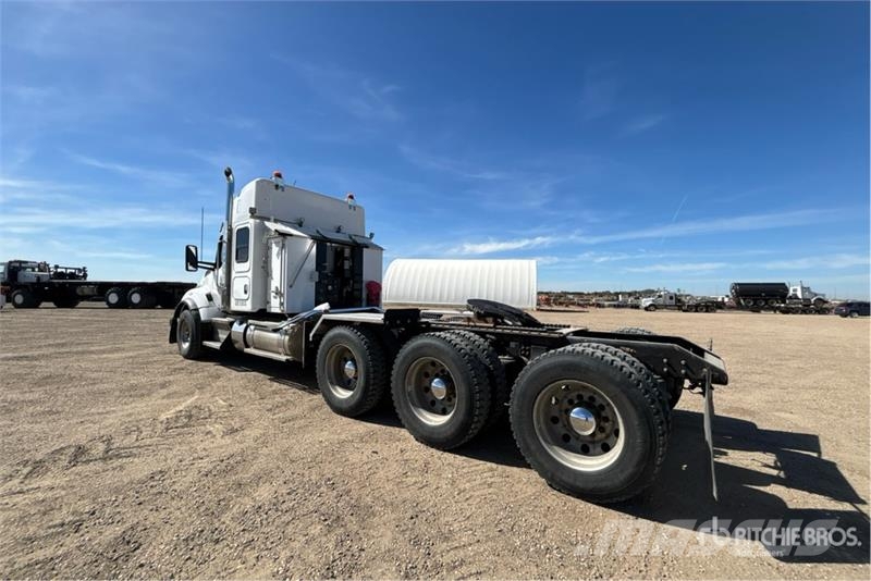 Kenworth T880 Vetopöytäautot