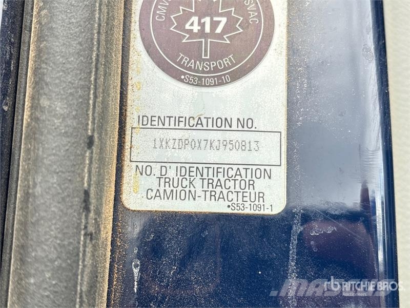 Kenworth T880 وحدات الجر