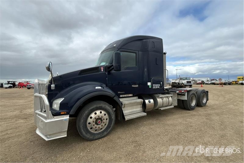 Kenworth T880 وحدات الجر