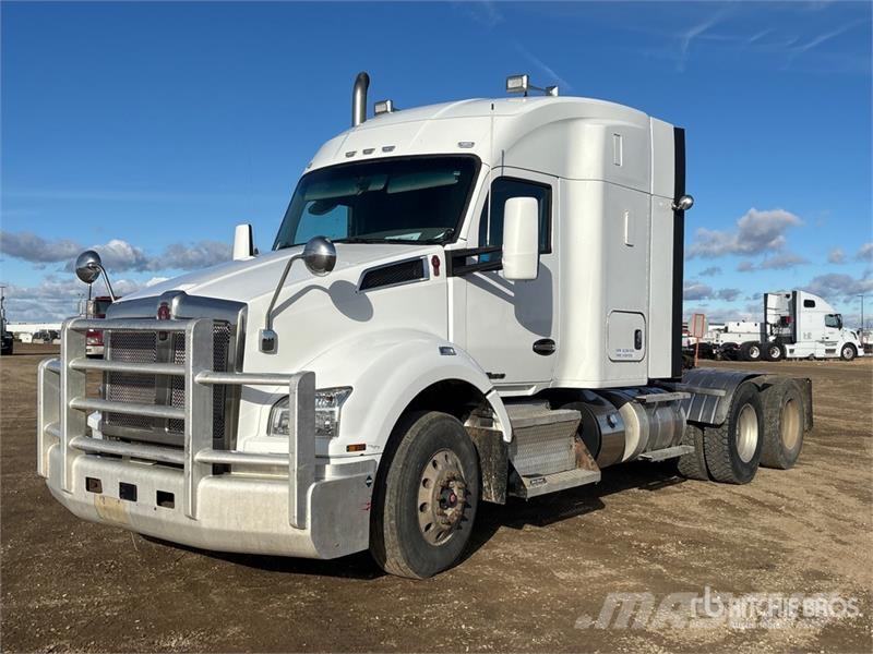 Kenworth T880 Tractor Units