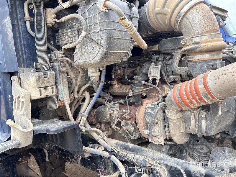 Kenworth T880 وحدات الجر