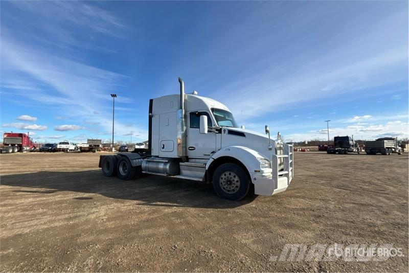 Kenworth T880 Tractor Units