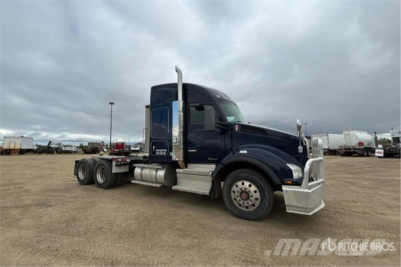 Kenworth T880 وحدات الجر