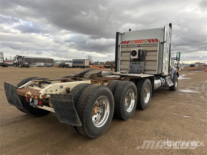 Kenworth T880 وحدات الجر