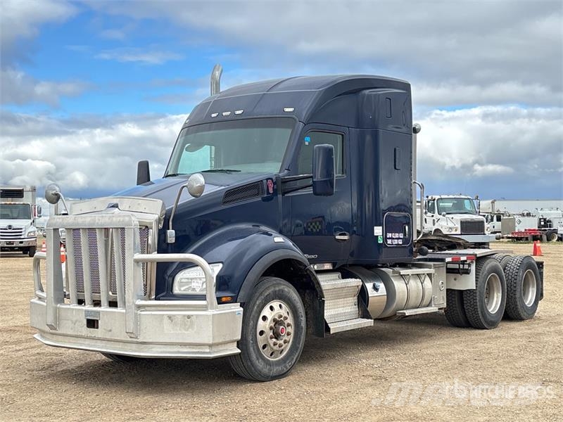 Kenworth T880 وحدات الجر