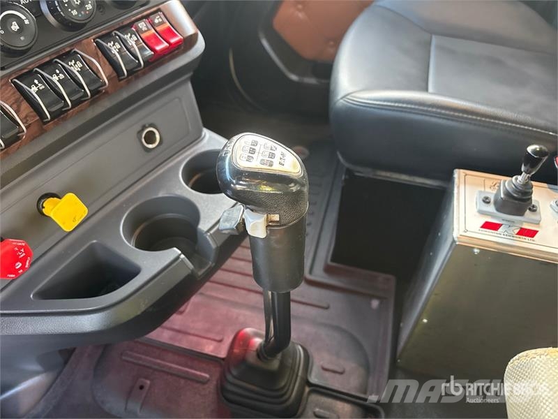 Kenworth T880 6x4 Sleeper Winch Truck Vyslobodzovacie vozidlá