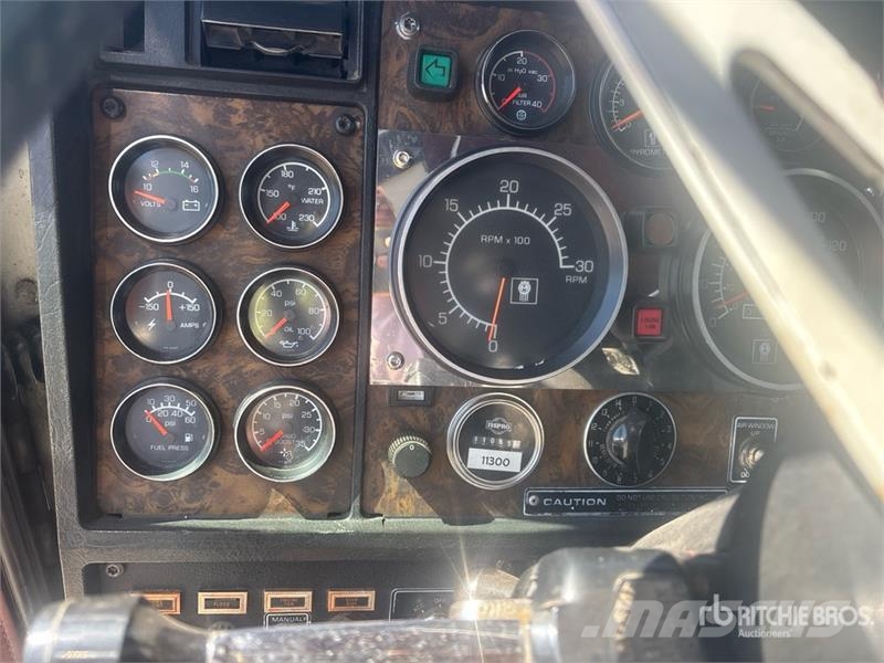 Kenworth W900 مركبات إصلاح الأعطال