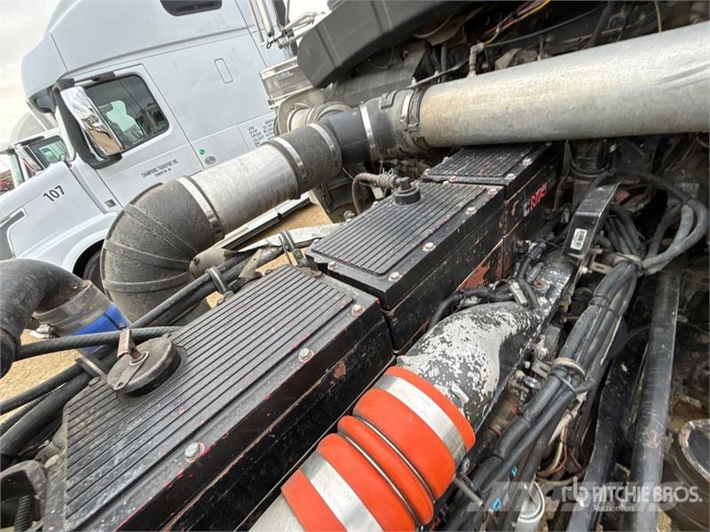 Kenworth W900 Тягачі