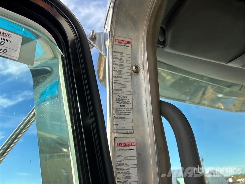 Kenworth W900 牵引车