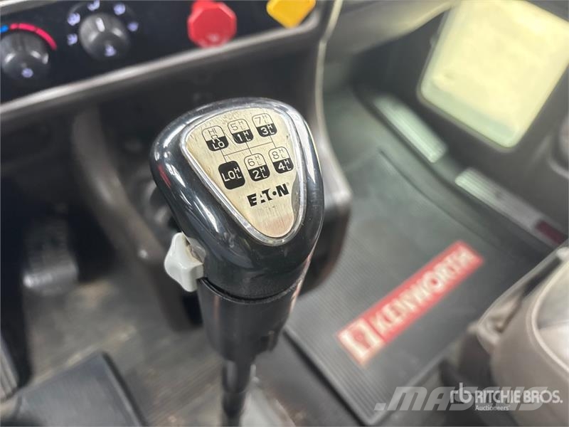 Kenworth W900 牵引车