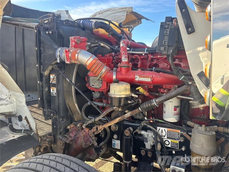 Kenworth W900 牵引车
