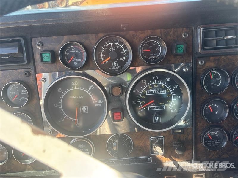 Kenworth W900 مركبات إصلاح الأعطال