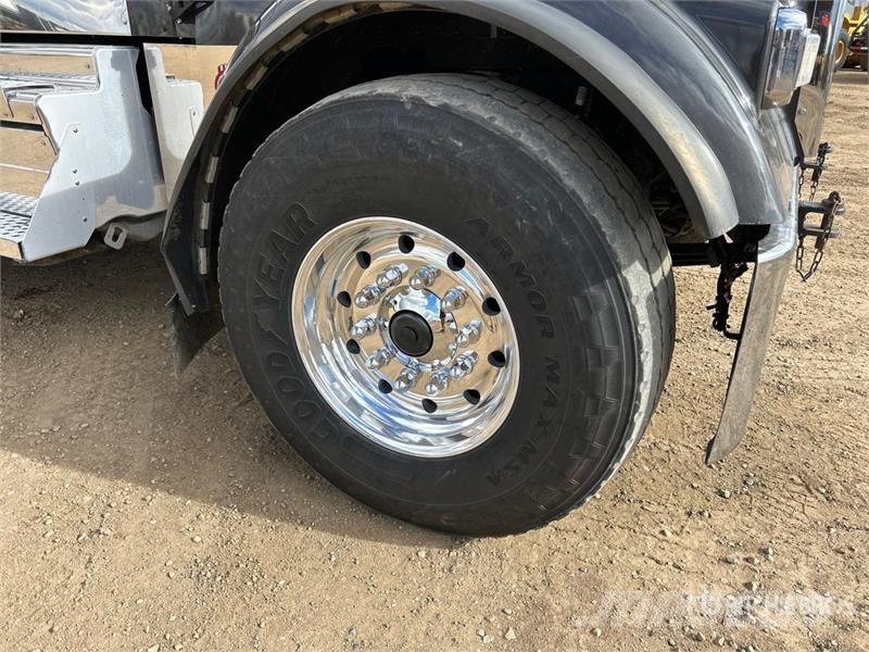Kenworth W900 مركبات إصلاح الأعطال