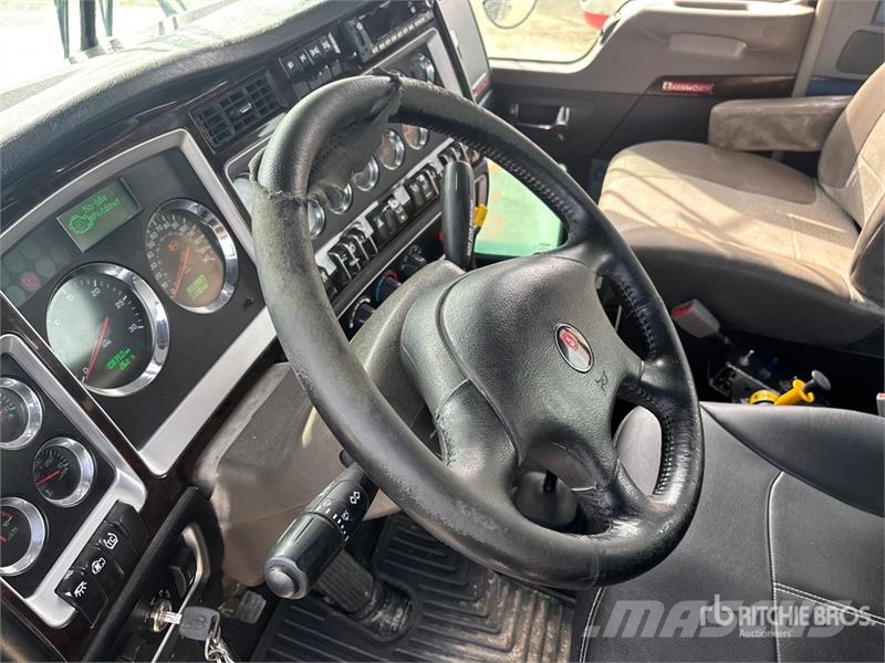 Kenworth W900 Vetopöytäautot