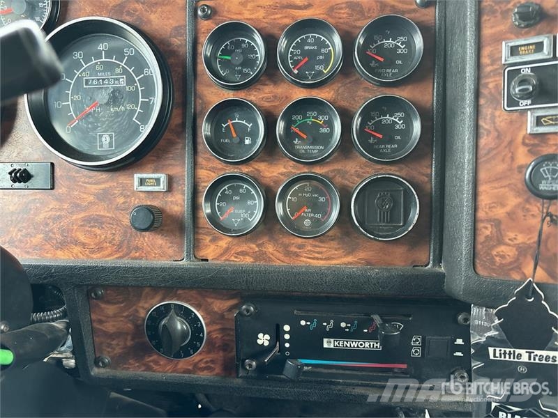 Kenworth W900 Тягачі