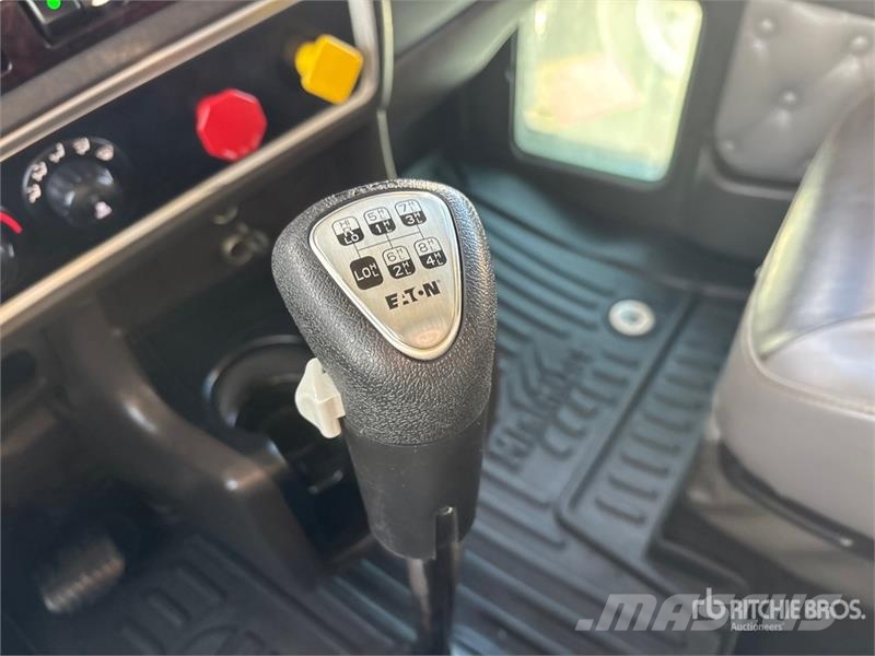 Kenworth W900 牵引车