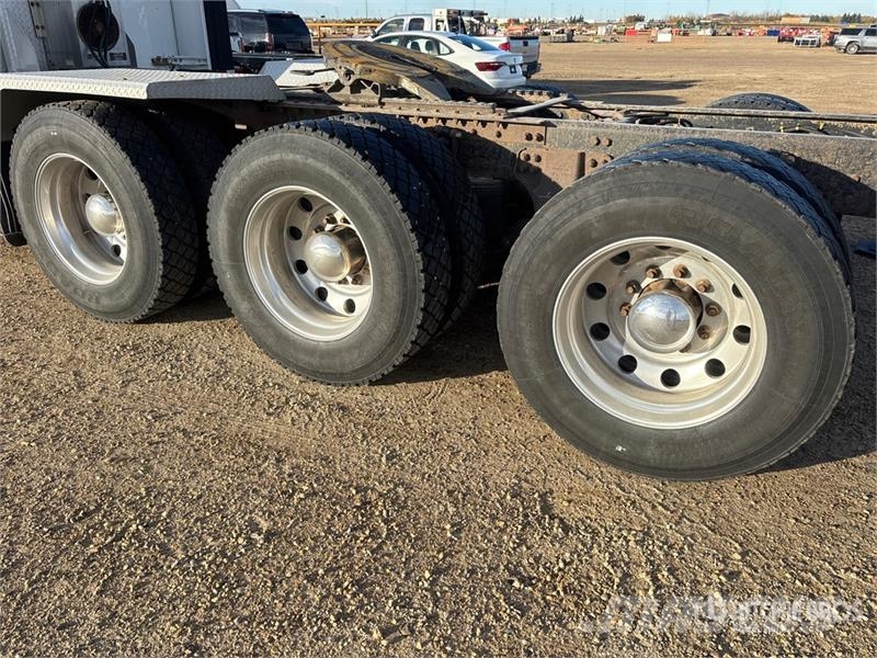 Kenworth W900 牵引车
