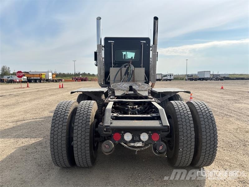 Kenworth W900 Vetopöytäautot