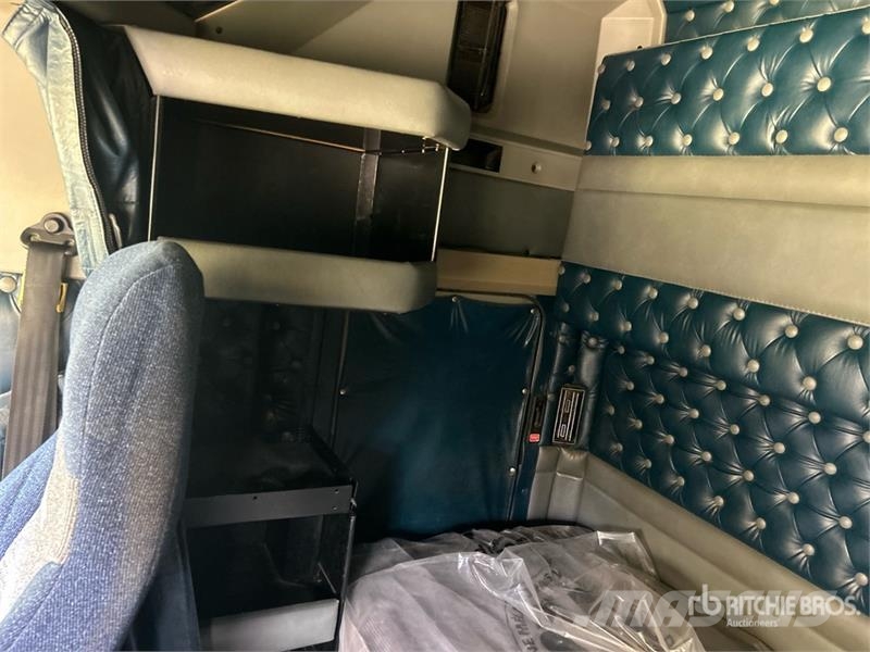 Kenworth W900 曳引機組件