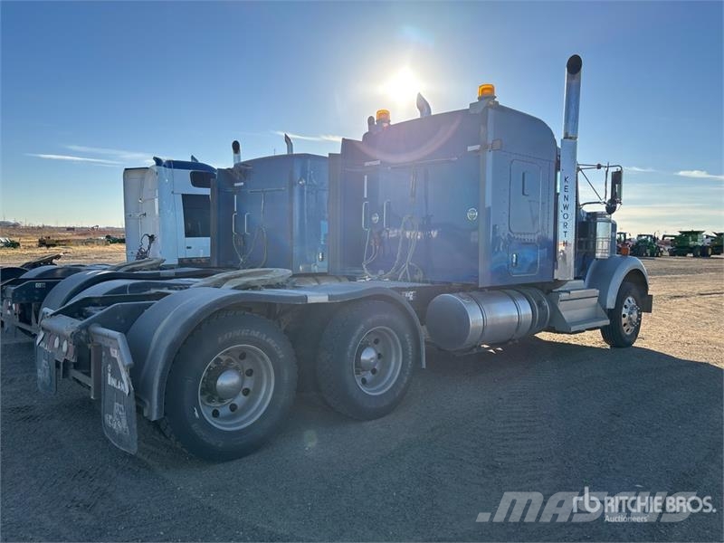 Kenworth W900 Trekkers