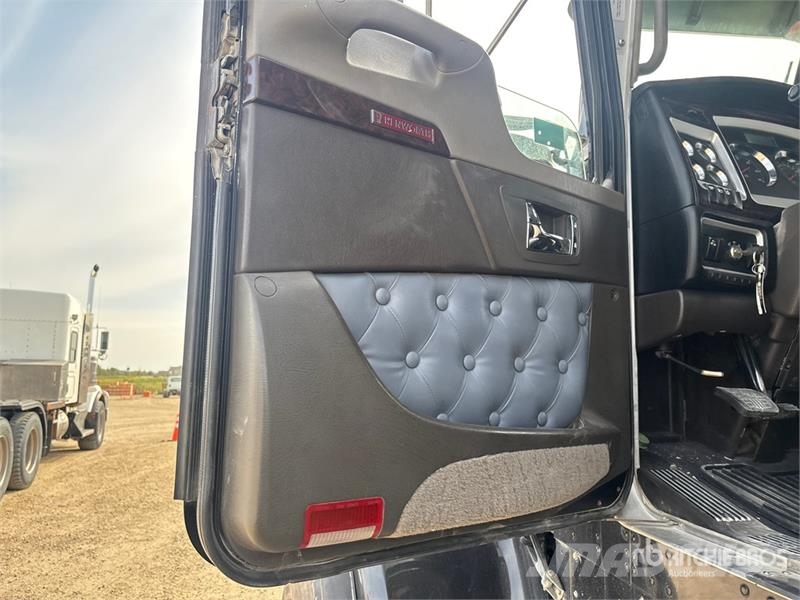 Kenworth W900 Vetopöytäautot