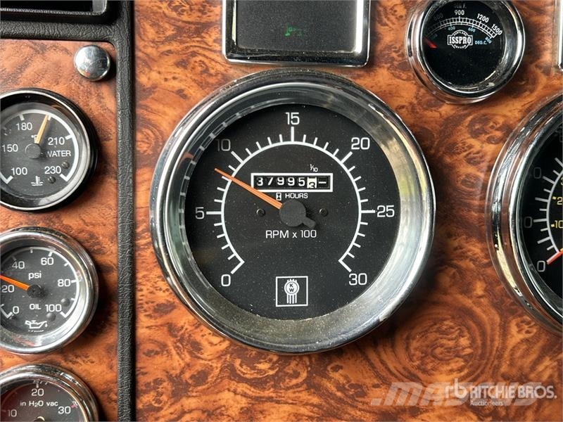 Kenworth W900 曳引機組件