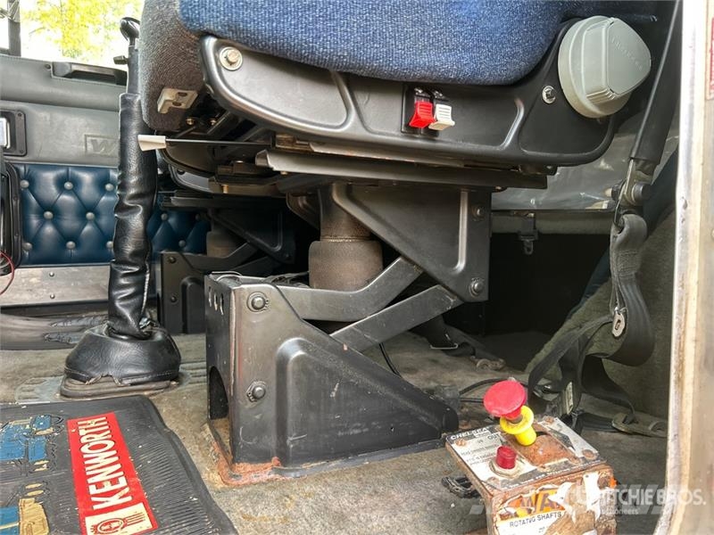 Kenworth W900 曳引機組件