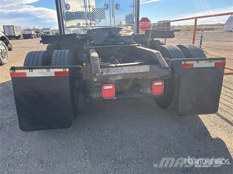 Kenworth W900 牵引车