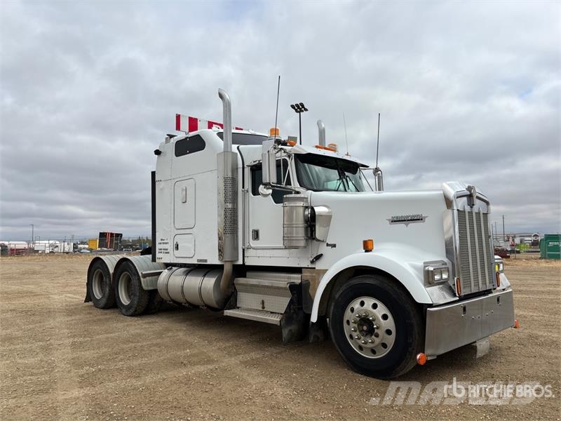 Kenworth W900 Тягачі