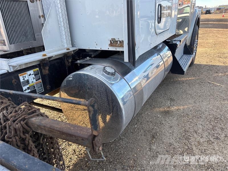 Kenworth W900 牵引车