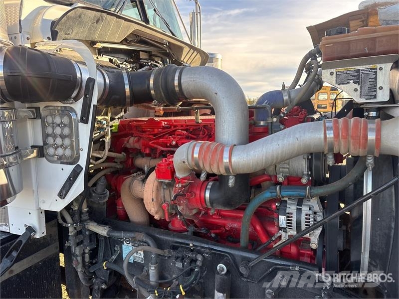 Kenworth W900 牵引车