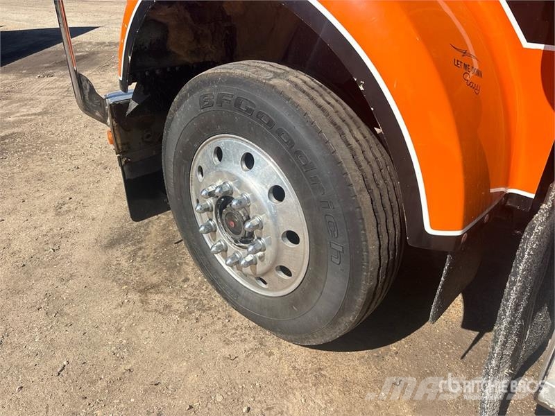 Kenworth W900 مركبات إصلاح الأعطال