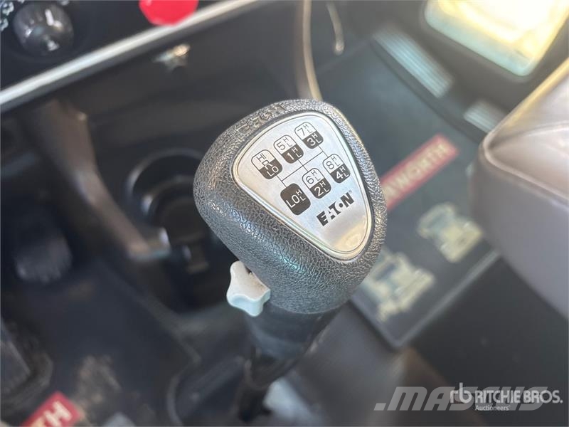 Kenworth W900 牵引车
