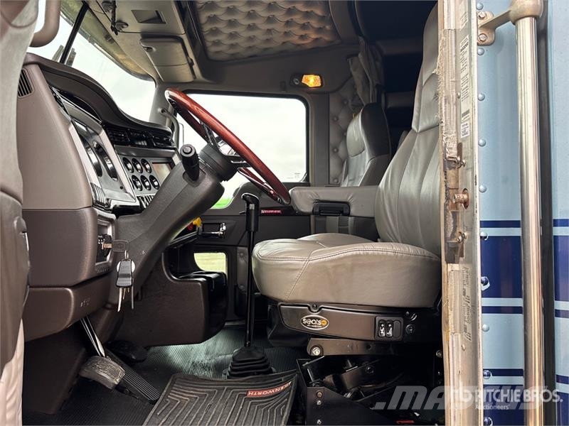 Kenworth W900 Vetopöytäautot